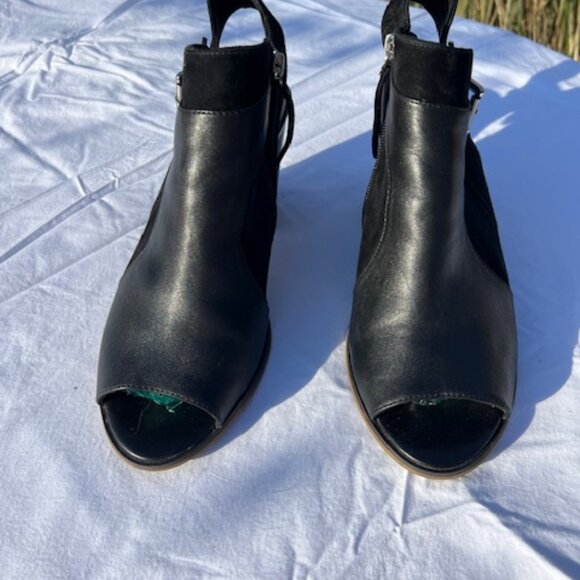 Bella Vita Black Leather and Suede Open Toe Booties 9WW - Picture 2 of 7